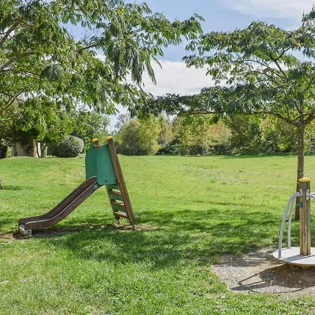 Stunning In With 1 Bedrooms And Outdoor Swimming Pool